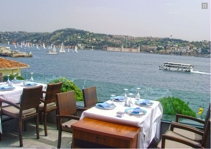 The outside terrace on a sunny day. Photo courtesy of Mavi Balik website.